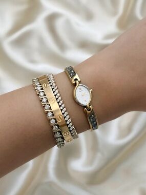 AUTHENTIC VINTAGE SEIKO DIAMOND DAINTY WATCH